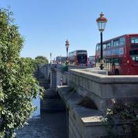 Welcome to the Thames Path! This walk follows the south bank of the iconic Thames National Trail from Putney Bridge to Albert Bridge.
