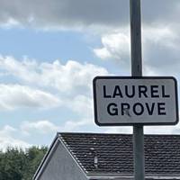 Start at junction of Greengairs Road & Laurel Grove, head towards the gates at the bottom of Laurel Grove.