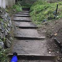 Up these steps and you’re on the right path going towards St Ives. 