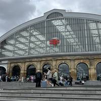 This linear walk starts outside Liverpool Lime Street Station.