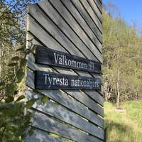 There’s several trails of different lengths through out the park, and accessible routes for wheelchairs and buggies.