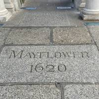 Let’s begin at the Mayflower steps (PL1 2LR). This monument was built in the 1930s as a memorial to the passengers.
