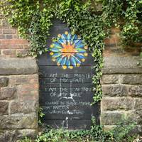 Can you or your parent/carer read what is written on the mural? 📝 Note down the second letter of the first name of the person quoted here.