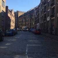 We then take a right down Wapping wall, more cobblestones and old dockland warehouses!