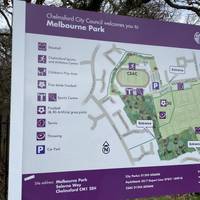 Welcome to this circular walk around Melbourne Park! The closest bus stops can be found on Melbourne Avenue.