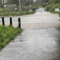 Cross Windsor Avenue and carry on straight towards Deen City Farm car park.