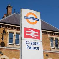 Start the walk at Crystal Palace Overground Station 🚂