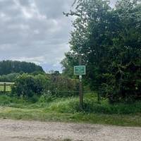 Just before the gates to Causten’s, turn right down a footpath.