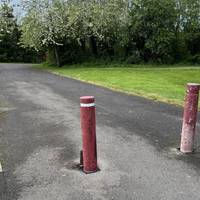 At the bollards turn left and head onto Haydon End Lane