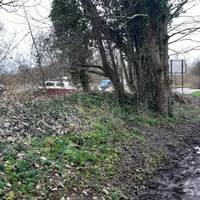 Head down this path (which takes you along part of the Grand Union Canal) until it terminates.