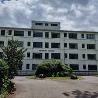 At the very top, behind the roundabout, you'll find a fine example of Art Deco apartments - Taymount Grange