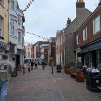 There are dozens of wonderful independent coffee shops, restaurants, galleries and shops in Cowes to explore.