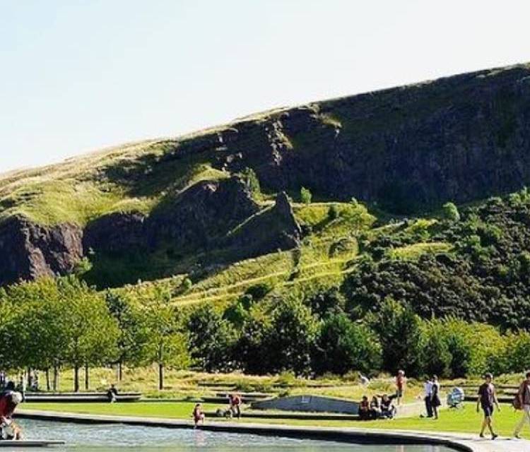 Preview of Walk to the mountain Arthur's Seat.