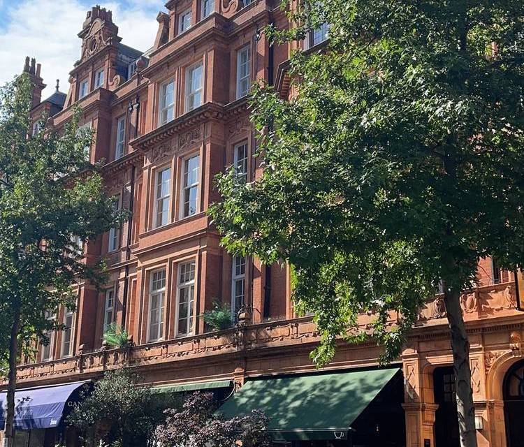 Preview of Quaint streets, arcades and gardens